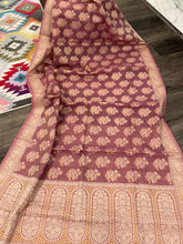 Load image into Gallery viewer, Handloom weaving Silk Mauve Golden zari Saree
