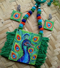 Load image into Gallery viewer, Handmade Handpainted Green peacock necklace set
