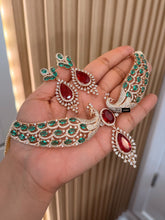 Load image into Gallery viewer, Ruby Green Premium Solitaire choker pearl Necklace set
