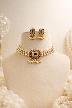 Load image into Gallery viewer, Kemp Stone Pearl Cz Choker Necklace set
