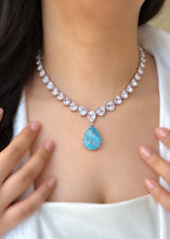 Load image into Gallery viewer, Single Layer Solitaire Diamond Look Silver Finish Necklace Set with Earrings
