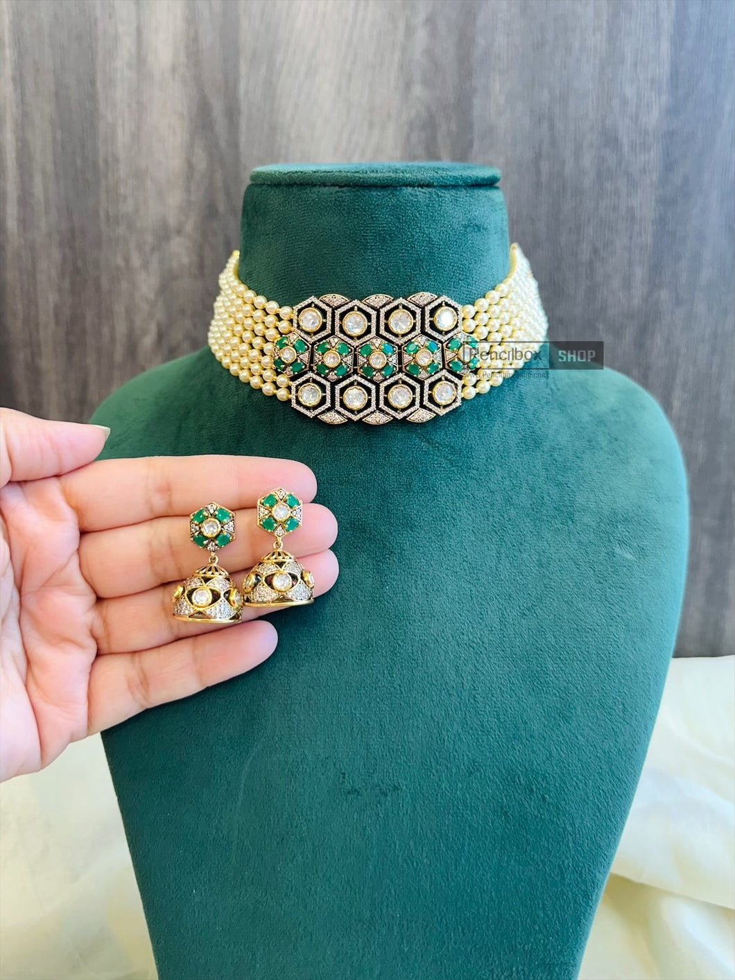 Green Premium Tayani gold plated Victorian Finish Choker Necklace set