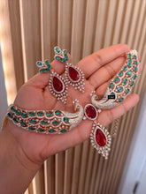 Load image into Gallery viewer, Ruby Green Premium Solitaire choker pearl Necklace set
