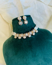 Load image into Gallery viewer, Moissanite Choker Pearl Beads Necklace set
