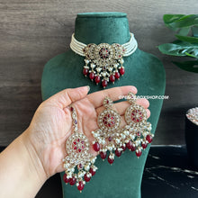 Load image into Gallery viewer, Zoe Polki Golden antique Finish Beads Choker necklace set with maangtikka
