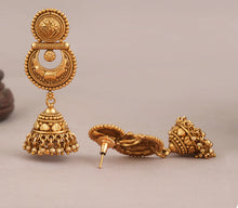 Load image into Gallery viewer, Golden Dainty Ethnic Jhumka Earrings
