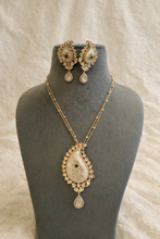Load image into Gallery viewer, Moissanite Premium Mop Pendant Mango shape Necklace set
