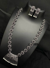 Load image into Gallery viewer, German Silver Long Dainty flower Necklace set
