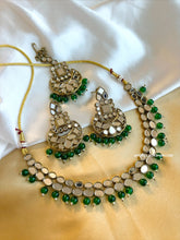 Load image into Gallery viewer, Green Simple Mirror Necklace set with maangtikka
