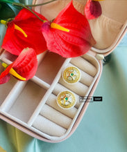 Load image into Gallery viewer, Kundan meenakari Small tiny ethnic stud earrings

