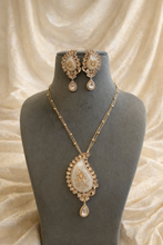Load image into Gallery viewer, Moissanite Premium Mop Pendant Mango shape Necklace set

