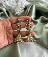 Load image into Gallery viewer, German Silver Dual Tone om trishul Jhumka Beads earrings
