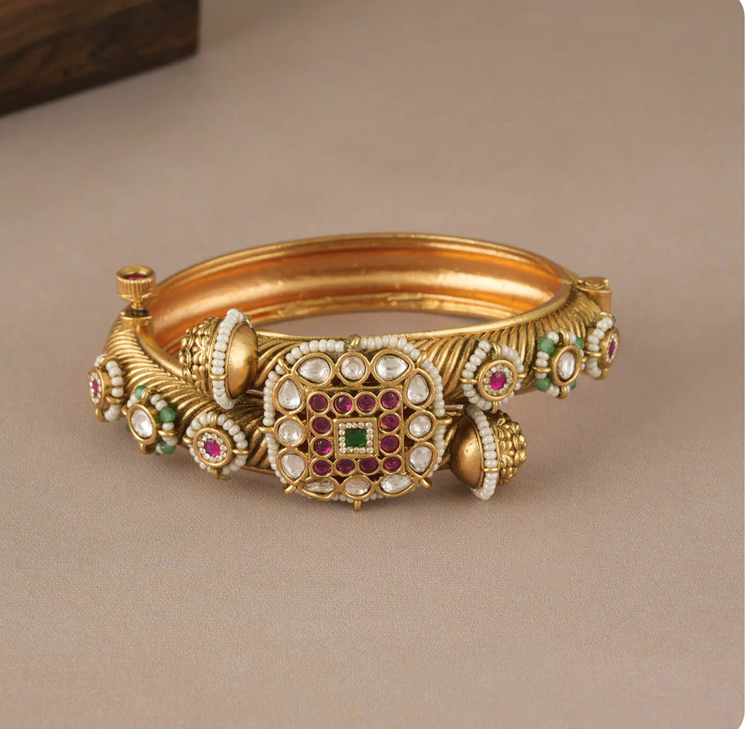 Ruby Green Rajwadi Openable Kada