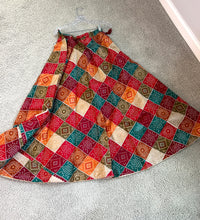 Load image into Gallery viewer, Dark Multicolor Silk Free size skirt
