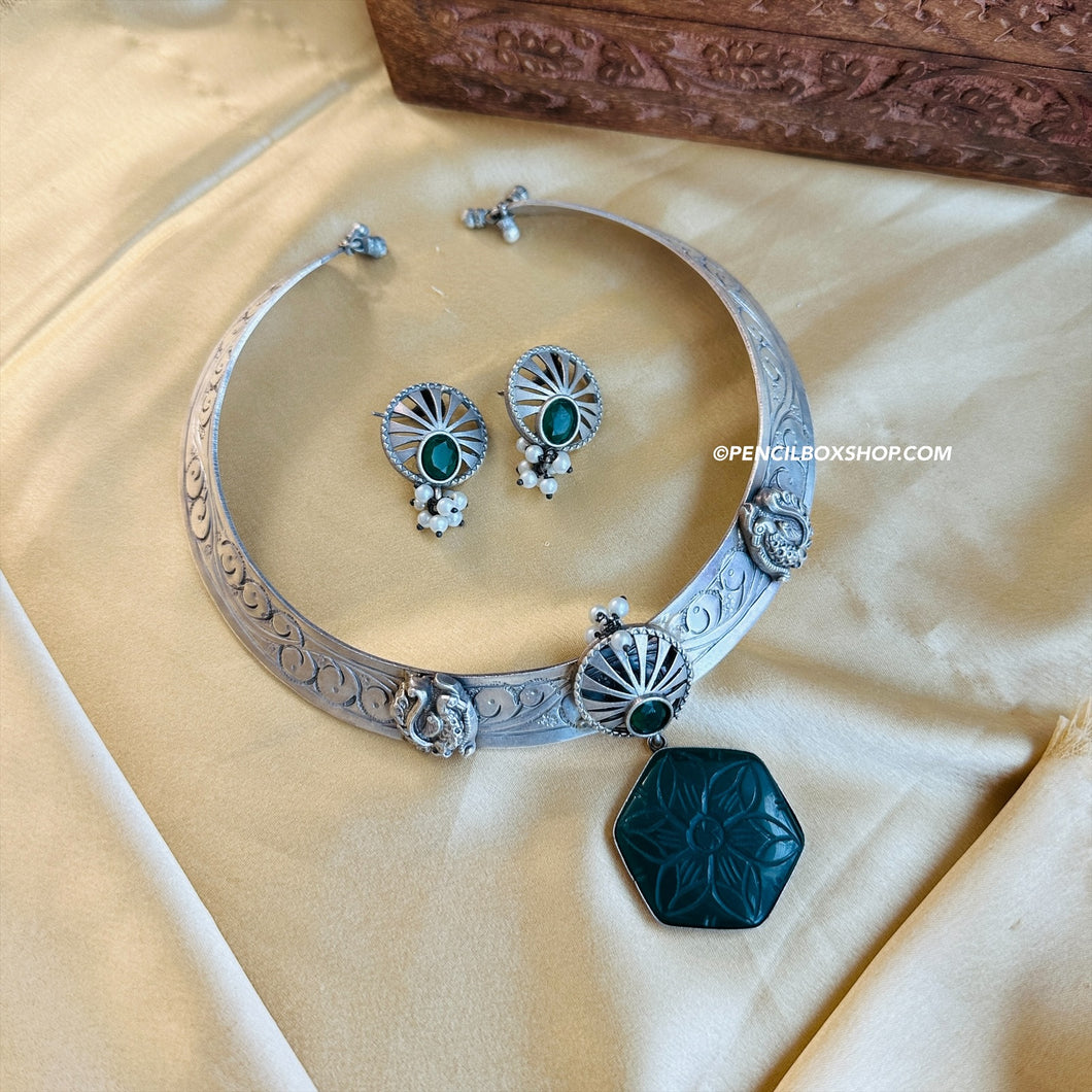Green German silver dainty Carved Stone Hasli Necklace set
