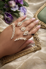 Load image into Gallery viewer, Gold Solitaire Adjustable HandCuff Celebrity

