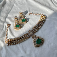 Load image into Gallery viewer, Green Doublet Moissanite Premium Choker necklace set
