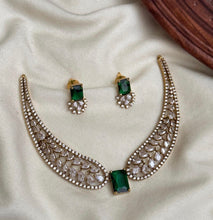 Load image into Gallery viewer, Cz Premium Ethnic Hasli Temple necklace set
