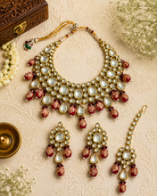 Load image into Gallery viewer, Grand Statement Uncut Premium Quality Heavy Designer Kundan Necklace set with maangtikka
