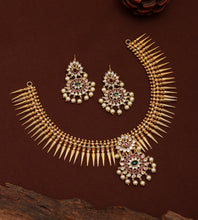 Load image into Gallery viewer, Traditional kerala kemp stone Green Ruby Necklace set
