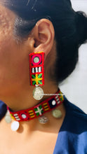Load image into Gallery viewer, Handmade Mirror Coin Fabric Triangle Choker necklace set
