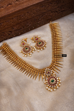 Load image into Gallery viewer, Traditional kerala kemp stone Green Ruby Necklace set
