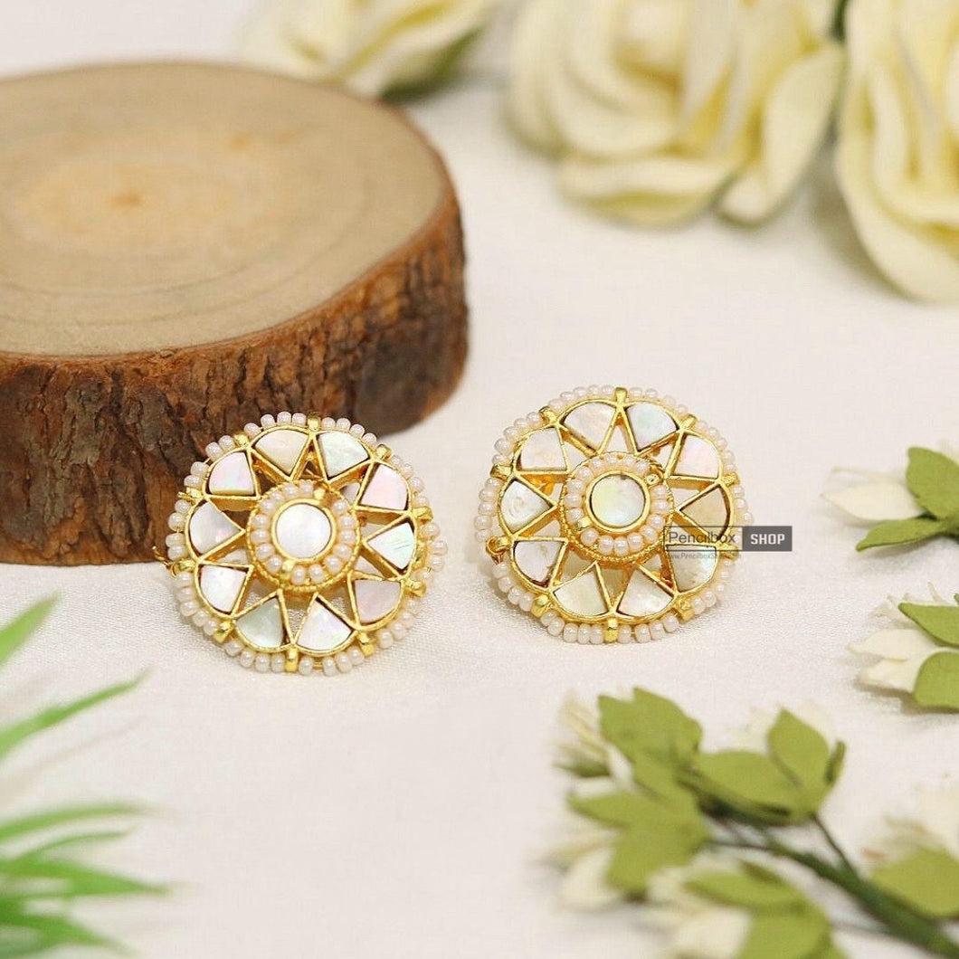 Real Mop( mother of pearl) Round Simple White Stud earrings