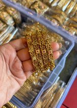 Load image into Gallery viewer, Sathiya Thin Bangle Set of 4 - detail
