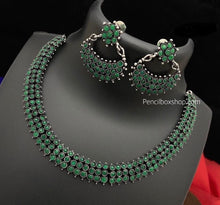 Load image into Gallery viewer, Dainty German silver stone sleek necklace set
