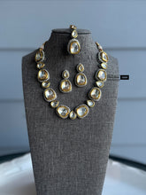Load image into Gallery viewer, Premium Quality Maharani Uncut  Kundan Silver Foiled single layer Necklace set
