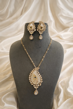 Load image into Gallery viewer, Moissanite Premium Mop Pendant Mango shape Necklace set
