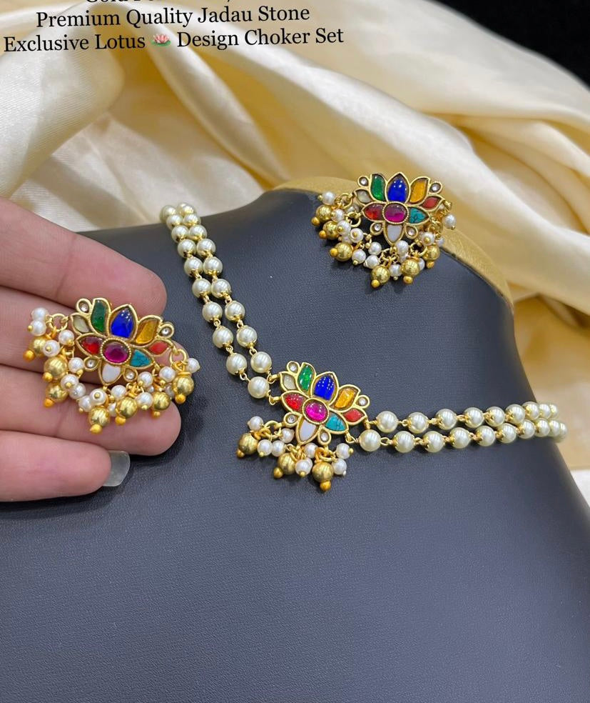 PencilboxShopUSA Dainty Golden Lotus Jadau Pachi Choker Necklace Set Temple Jewelry White