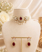 Load image into Gallery viewer, Moissanite Sunheri Kundan Doublet Choker necklace set

