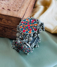 Load image into Gallery viewer, Multicolor Openable Ghungroo afghani cuff kada
