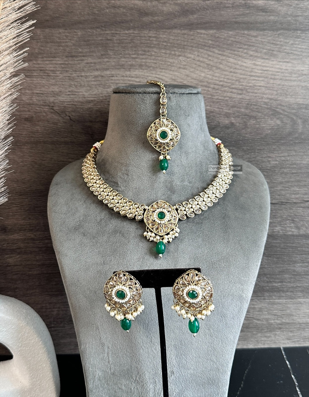 Chahat green Kundan Polki Necklace Set with Maangtikka