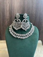 Load image into Gallery viewer, Polki Necklace pearl Set with maangtikka
