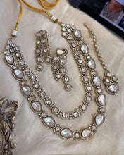Load image into Gallery viewer, Uncut Kundan Polki Mehendi Polish Layered Necklace set with maangtikka

