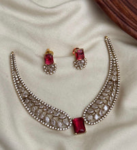Load image into Gallery viewer, Cz Premium Ethnic Hasli Temple necklace set
