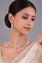 Load image into Gallery viewer, Statement Stylish Celebrity Solitaire Necklace set
