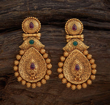 Load image into Gallery viewer, Golden Kundan Indian ethnic earrings
