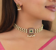 Load image into Gallery viewer, Kemp Stone Pearl Cz Choker Necklace set
