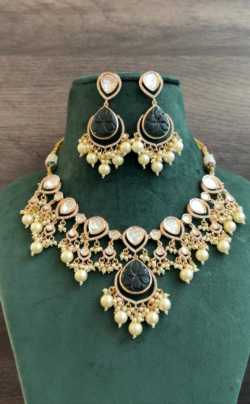 22k gold plated Green Carved Stone Drop Tayani Necklace set