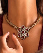 Load image into Gallery viewer, Moissanite Hasli Statement Kundan necklace set
