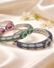Load image into Gallery viewer, Solitaire openable Baguette Star Bracelet bangle Cuff
