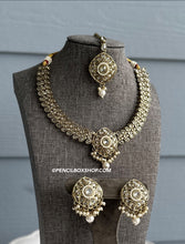 Load image into Gallery viewer, Chahat Golden Kundan Polki Necklace Set with Maangtikka
