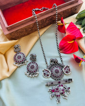 Load image into Gallery viewer, Elephant  Silver German Silver brass pendant necklace set
