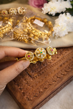 Load image into Gallery viewer, Rajwadi Stone Openable Bangle kada
