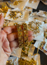 Load image into Gallery viewer, Heritage Festive Bangle Set - detail
