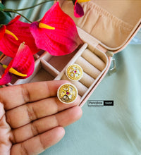 Load image into Gallery viewer, Kundan meenakari Small tiny ethnic stud earrings
