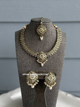 Load image into Gallery viewer, Chahat Golden Kundan Polki Necklace Set with Maangtikka
